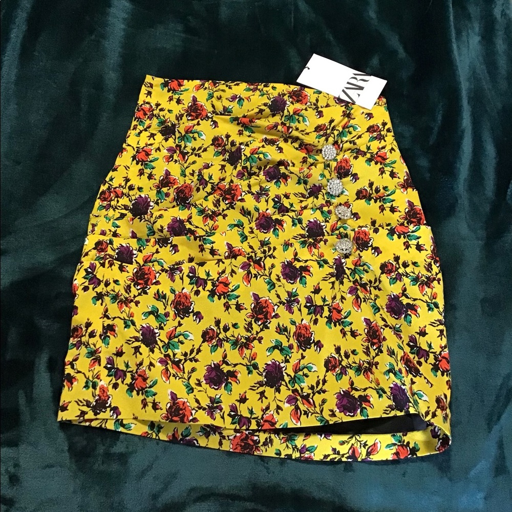 Zara mini skirt NWT